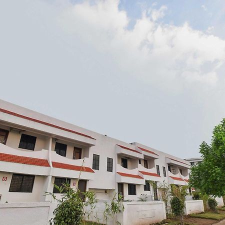 Spot On Carnival Resorts Rāipur Exterior photo
