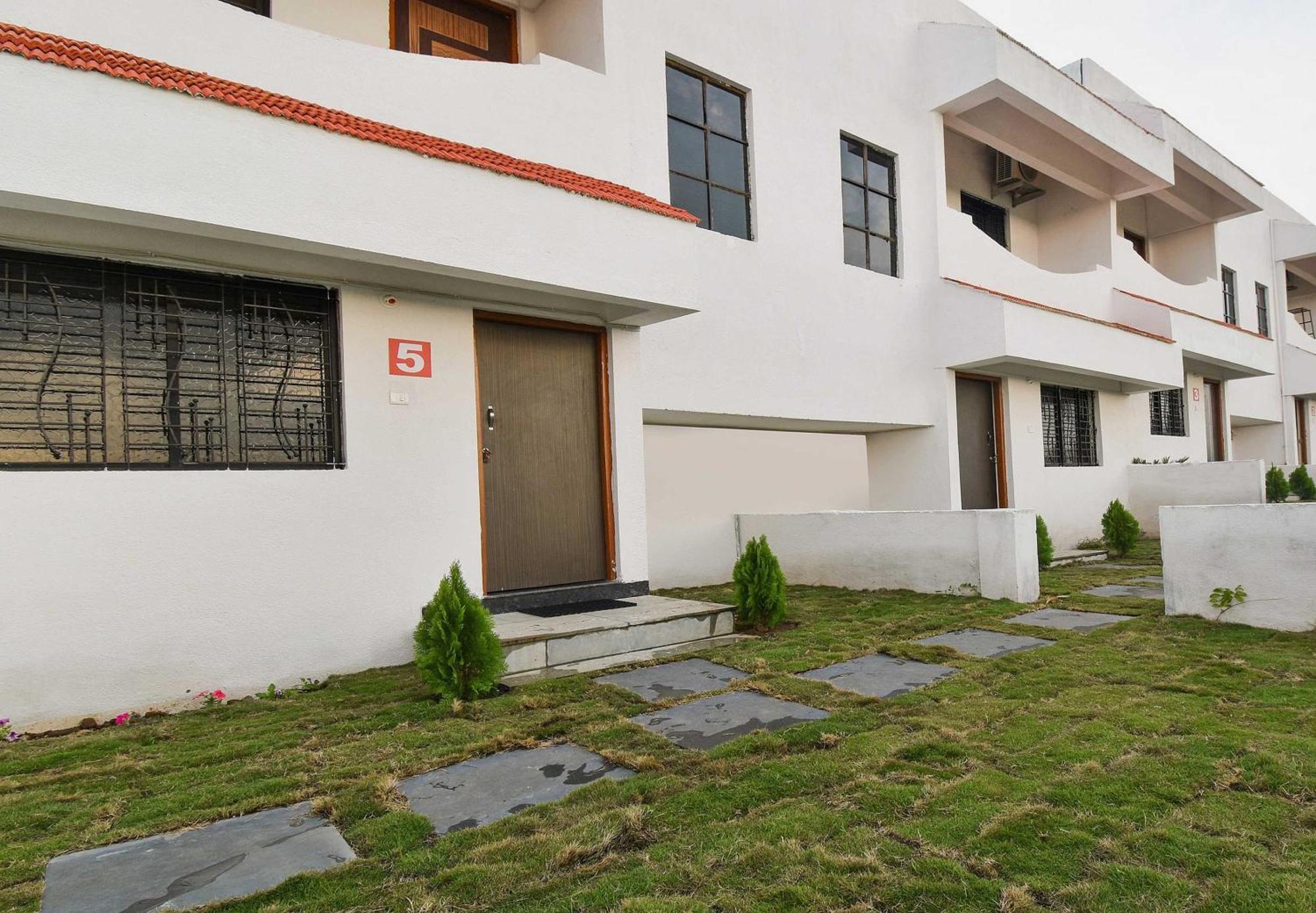 Spot On Carnival Resorts Rāipur Exterior photo
